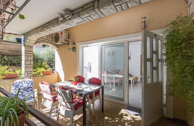 Apartamento de una habitación con una terraza Porec (A-2216-c)