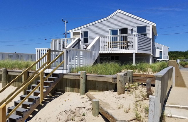 Nueva casa ubicada directamente en playa privada con A / C