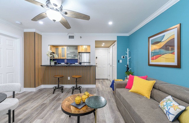 One block from the beach! South Beach/Ocean Dr - 1 Bed / Bath - Muscle Beach