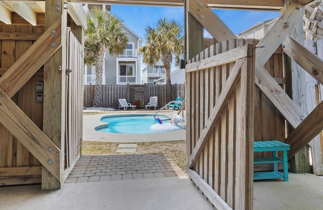 One House Two Sides w/Pool