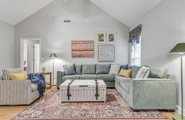 One-Level 3BR, Yard & Firepit
