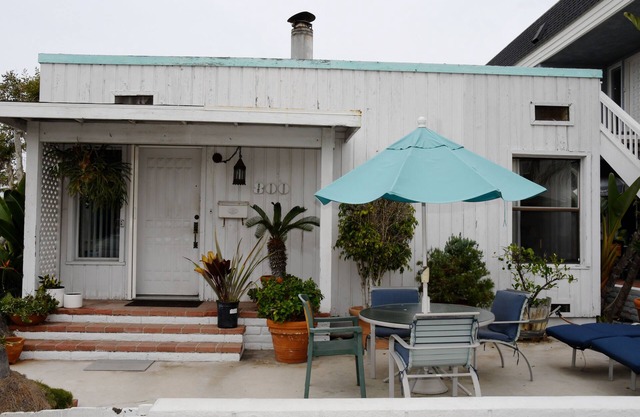 One minute to ocean or bay. Great patio for lounging, with sun all day.