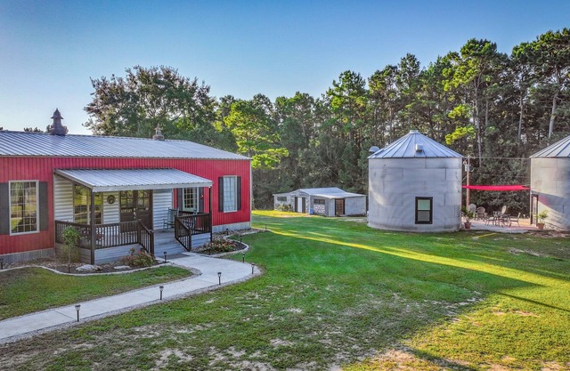 One of a kind grain bin silo cabin getaway near wedding venues and A&M!