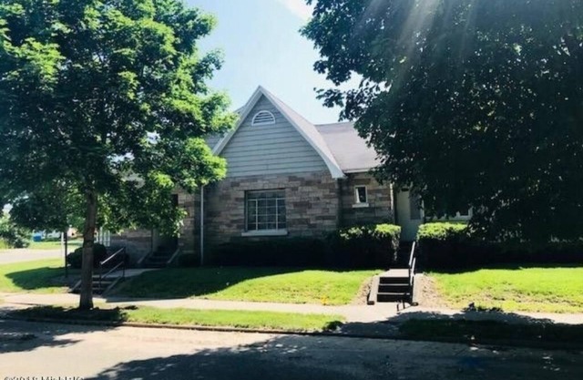 A solo 1 cuadra de la playa / parque / tiendas de Bear Lake (uso gratuito de kayaks / barcos / bicicletas)