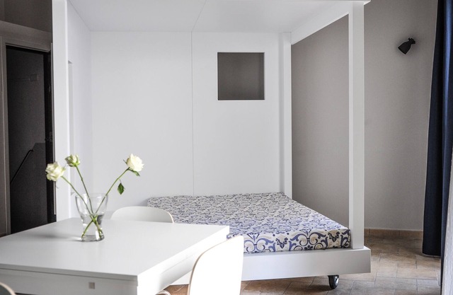 Estudio abierto en el centro histórico de Catania