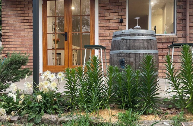 Orange Tree Cottage. Adorable 2-bedroom cottage in Esk for a peaceful getaway