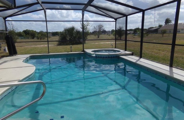 Orange Tree Home w/ Pool & Spa, 15 mi to Disney