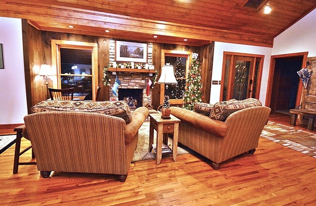 Our Mountain Oasis - Where Christmas Is All Year - Single Story - Pet Friendly