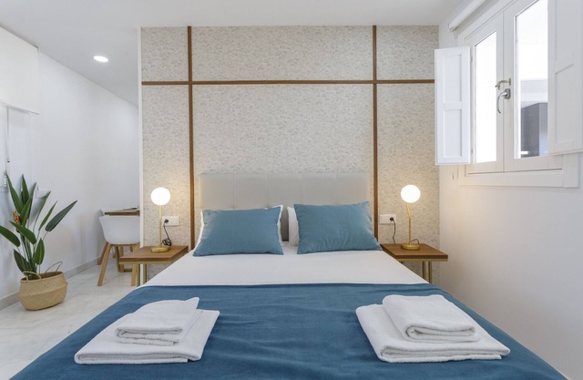 Estudio exterior sin terraza - BRUJULA by Cadiz4Rentals