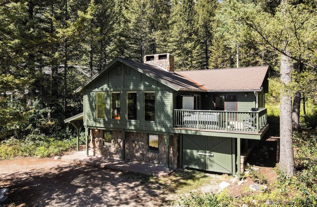 Outpost: Tuckaway House - Private Hot Tub!