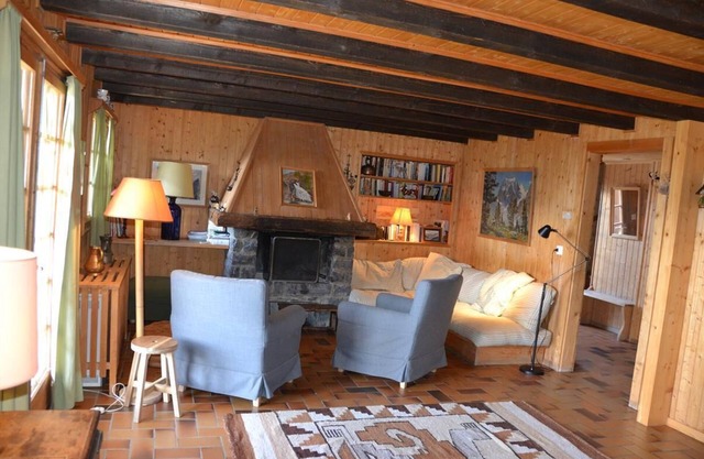 Exterior: apartamento en la planta baja y primer piso de un chalet, para 8 personas, acceso por aprox. 50 marcos