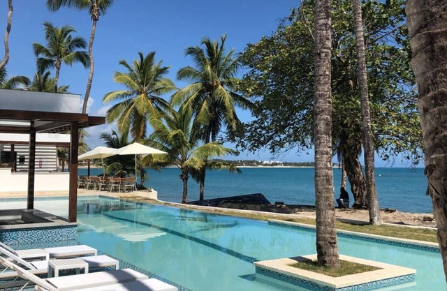 Outstanding 1 Bedroom Apartment Pool View B