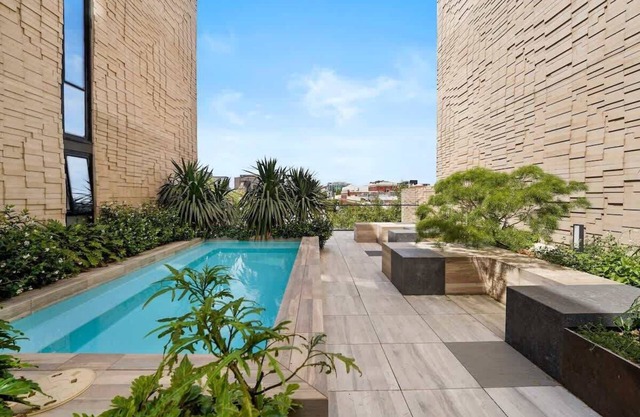 Oxley - 1 Bedroom Apt in the Heart of Collingwood!
