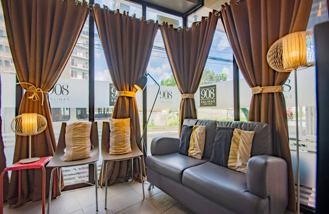 OYO 707 908 Salinas Suites