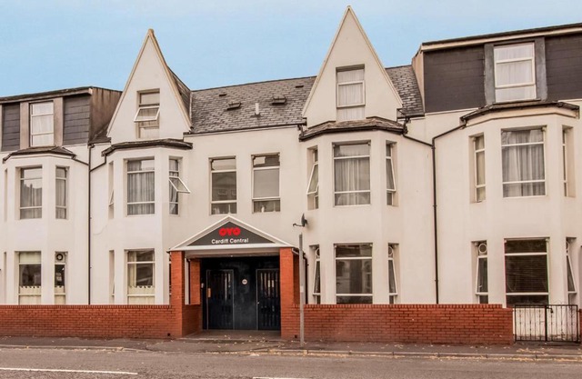 OYO Flagship Cardiff Central