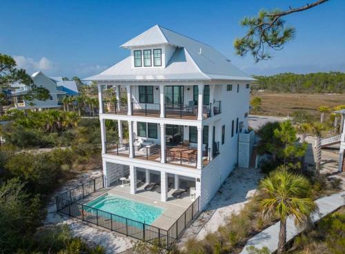 Oyster cove- Beach front -pet friendly -elevator