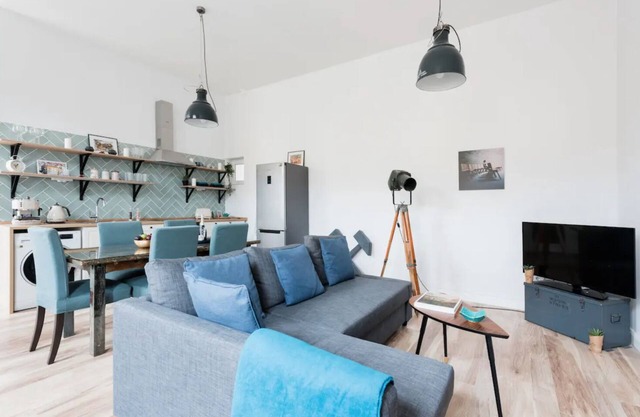 Pál Loft: Classy 2-bedroom Bright Budapest Retreat at Corvin