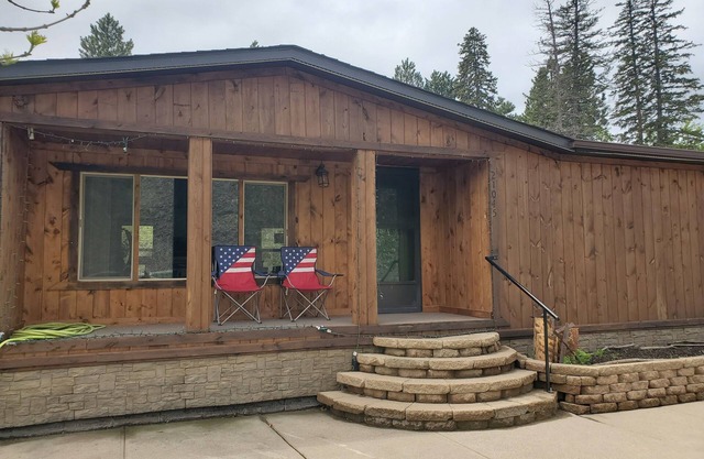 PA's HOUSE; COMFY; PETS; DEADWOOD, MICHELSON TRAIL. UTV & EBIKE RENTAL; HWY 385