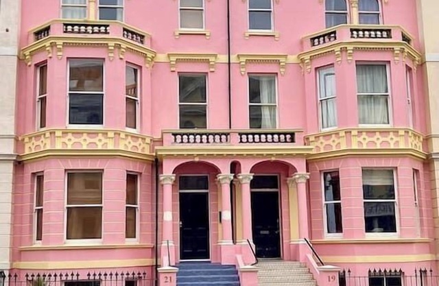 Palatial Central Seafront Villa Zen Garden BBQ Superking Bedroom Suites parking