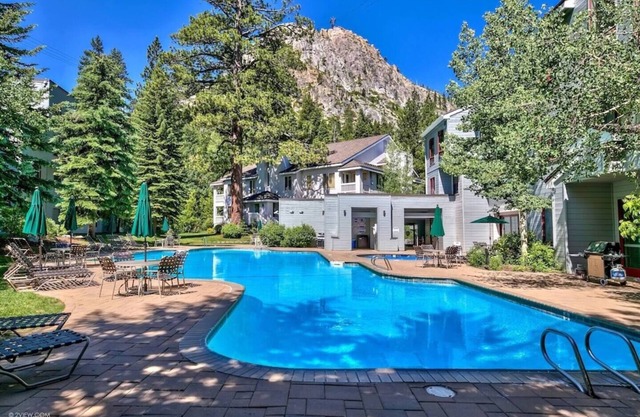 Palisades Ski Condo: Ski-in/ski-out Studio w/ Hot Tubs and Pool