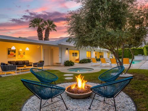 Palm Breeze by ACME House Company
