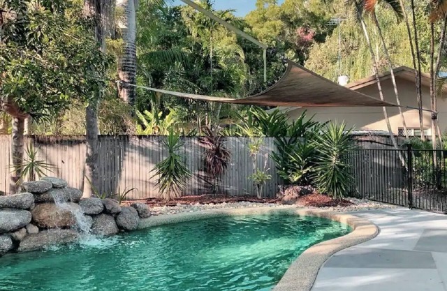 Palm Cove/Cairns beaches tropical spacious retreat