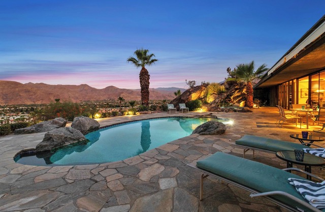 ¡Casa única en Palm Springs con piscina privada!