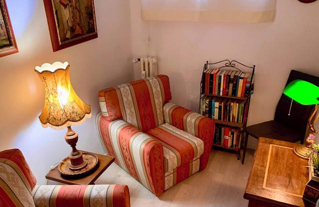 Palmyra House - delightful one-bedroom apartment for two