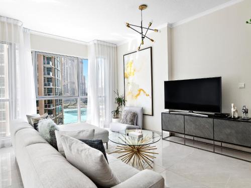 Panorama Luxe Retreat 2BDR Burj Khalifa & Fountain Views
