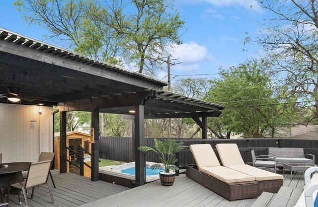 Panoramic 4BR/3B Home with Pool, Grill, Sauna & Game Room
