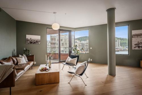 Panoramic Fjord View - Waterfront apartment