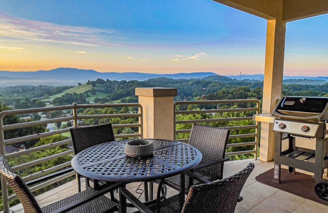 10% Off 4 Night Stays - Explore Pigeon Forge