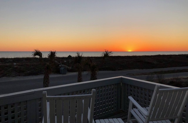 Vistas panorámicas al mar y puestas de sol increíbles! - 3 dormitorios / 3 baños - Villa frente al mar