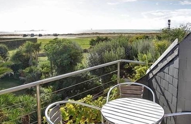 CASA PANORAMICA CON VISTA AL MAR