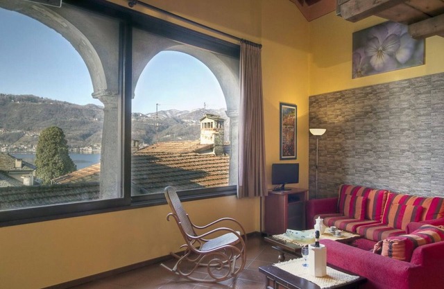 APARTAMENTO CON ENCANTO "PANORAMICO" VISTA LAGO, EN EL CENTRO HISTÓRICO