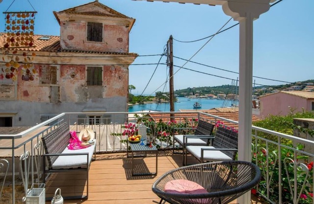 Paola's Full Sea View House