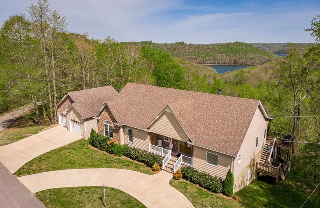 Increíble casa del lago con todas las comodidades imaginables con excelentes vistas al lago.