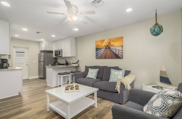Paradise Palms Eco-Friendly 102 w/ private patio