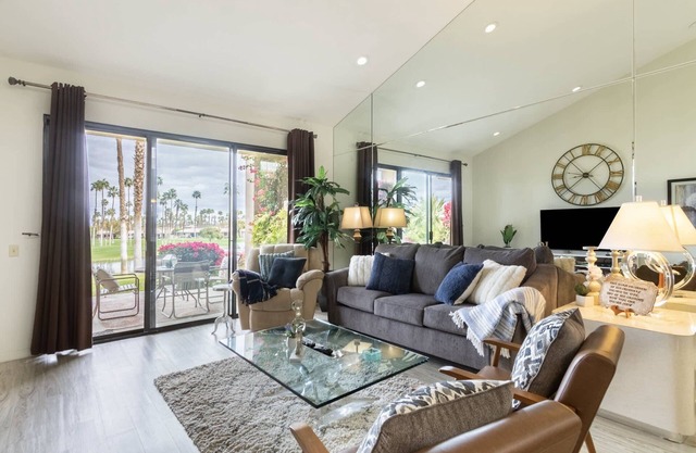 Paradise Point-Green View and Tennis/Athletic Club