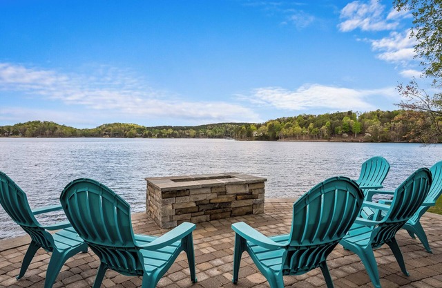 Paradise Point on Lake Keowee!