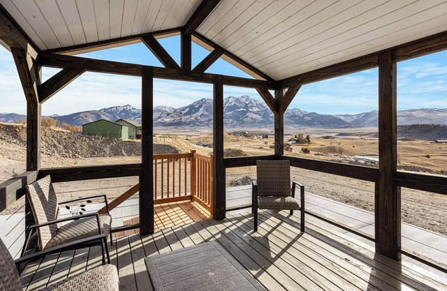 Paradise View- Tiny home with big views and great location in Paradise Valley