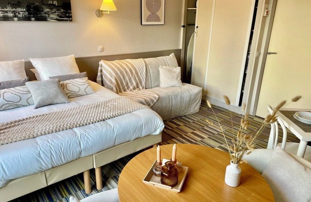Paris Porte de Versailles Cosy Lodge 2 Appart hôtel parking wifi 4 pers