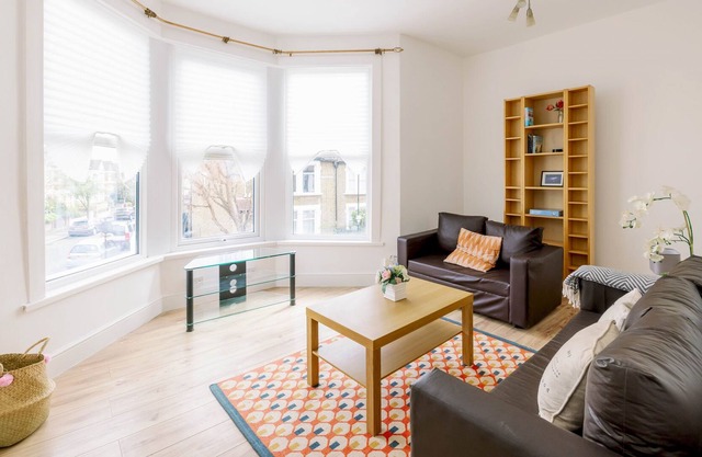 Pass the Keys | Beautiful three storey townhouse in Leyton