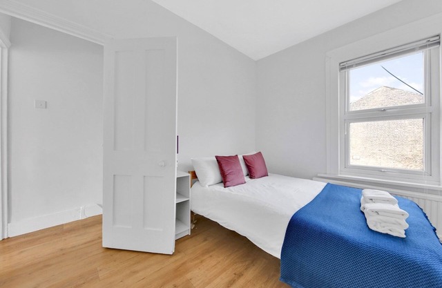 Pass the Keys | Bright & Stylish 3Bed Home | Garden | Pet-Friendly