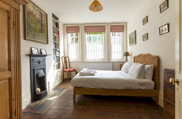 Pass the Keys | Cosy flat in South Central London