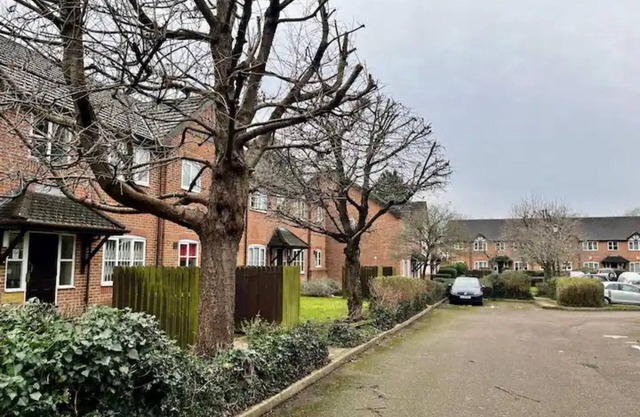 Pass the Keys | Modern Family Friendly Flat with Parking