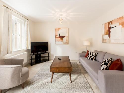 Pass the Keys Modern stylish family home private garden