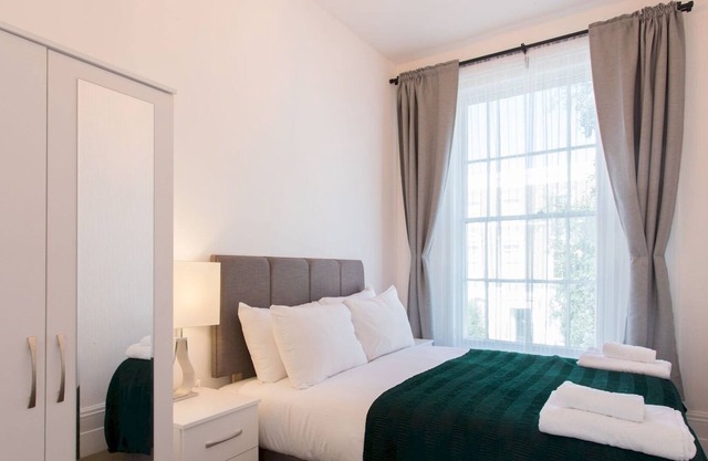 Pass the Keys | Spacious and bright maisonette in central London