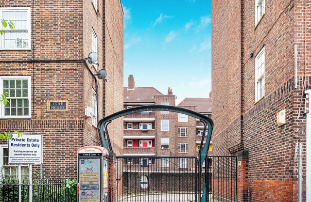 Pass the Keys | Waterloo 3 bedroom apartment