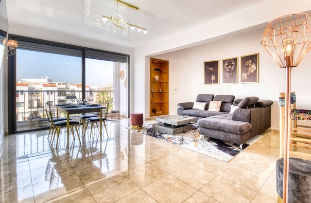 Paternelle Palace-Apartamento-Baño para personas con movilidad reducida-Vista...